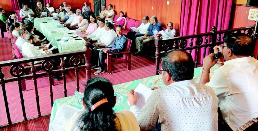 Dustbin dilemma sparks heated debate at Margao civic body meeting 1 Dustbin dilemma sparks heated debate at Margao civic body meeting