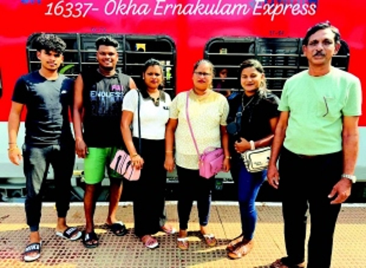 Duty first: Velankanni pilgrims miss train, do not miss voting