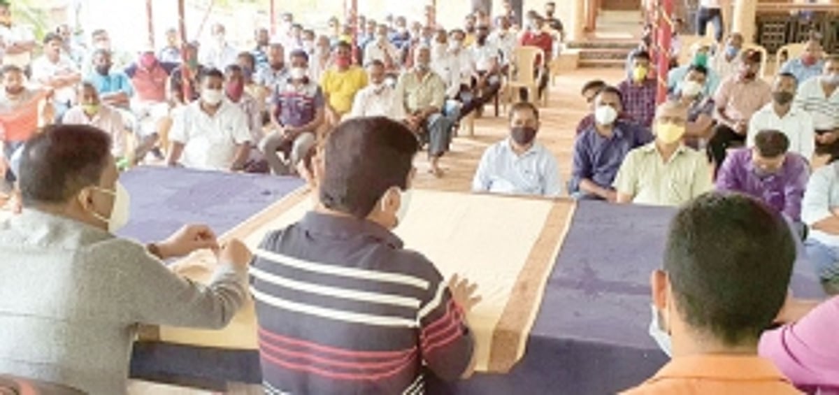 Dy CM assures truckers of early  solution to ore transportation