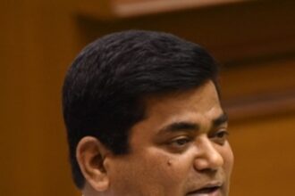 Dy CM defends  Javdekar