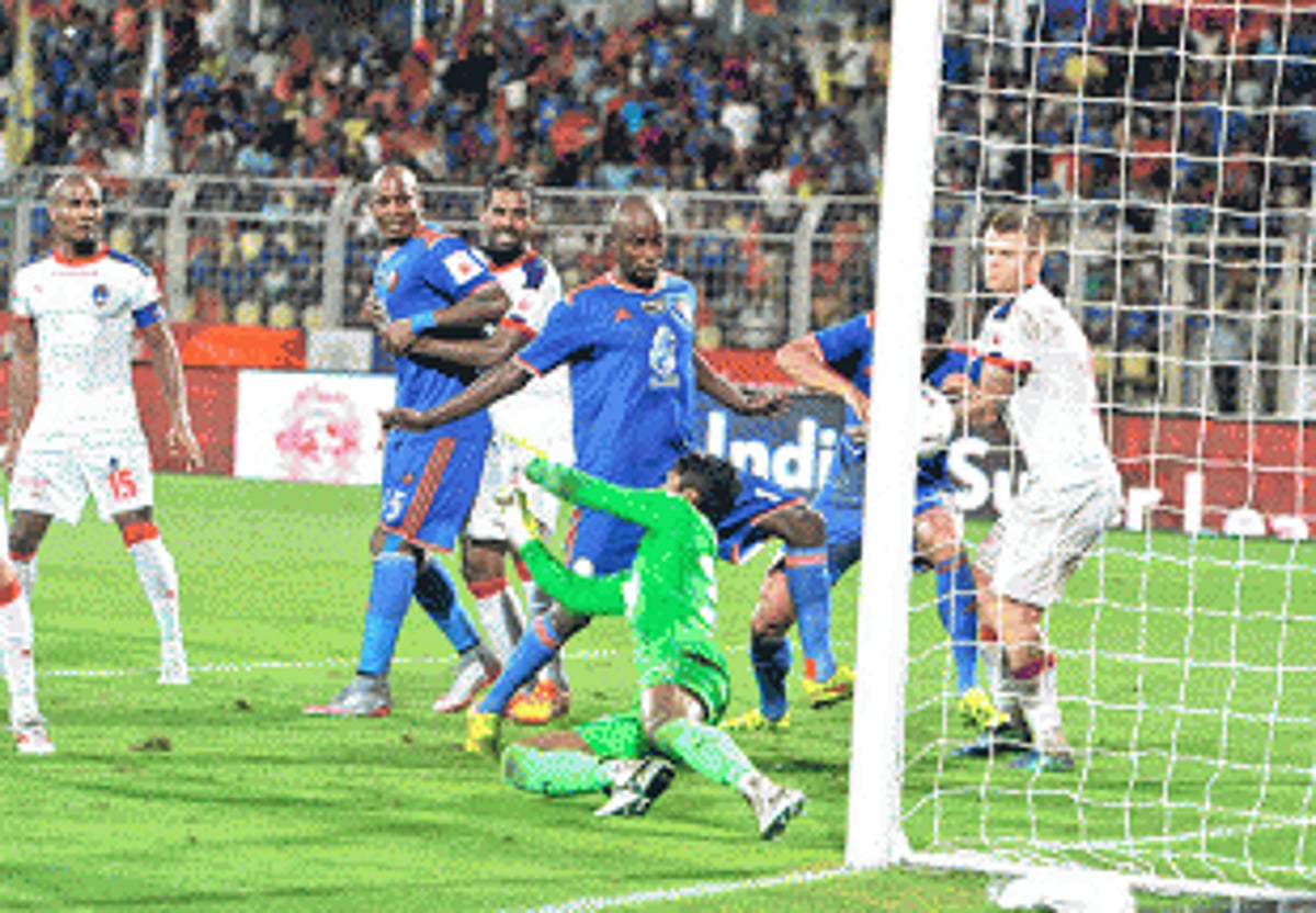 Dynamos fail to ignite as home crowd charges up Gaurs