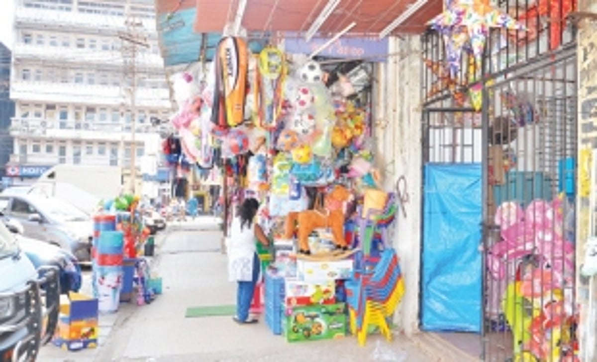ENCROACHMENTS:  Business as usual  in Vasco