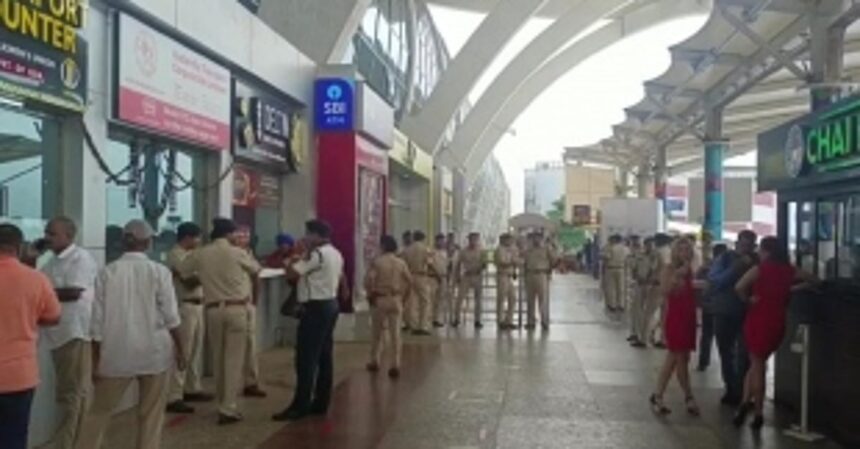 Eknath Shinde leaves for Mumbai with letter of support