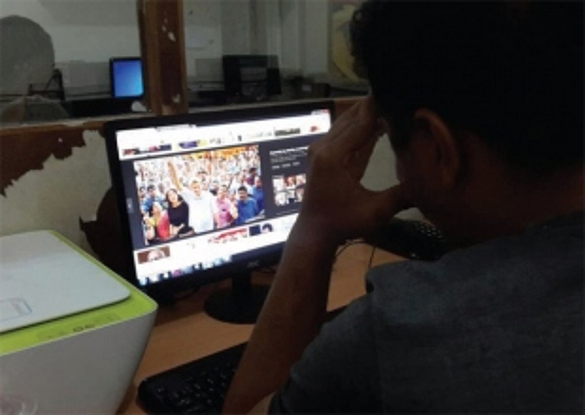 Election results - offline: 1, online: 0