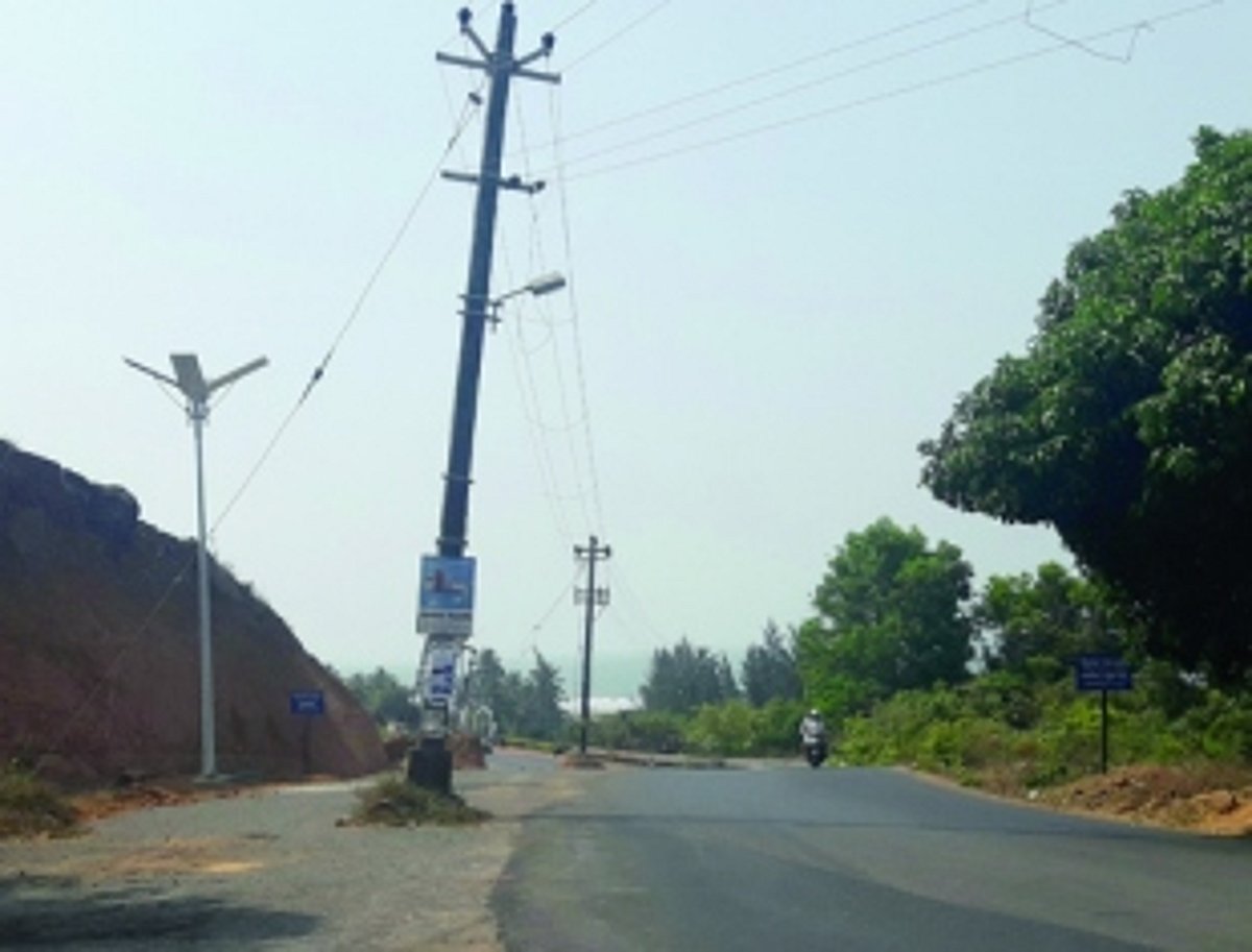 Electric poles left in the middle of Mandrem road, a risk to vehicles