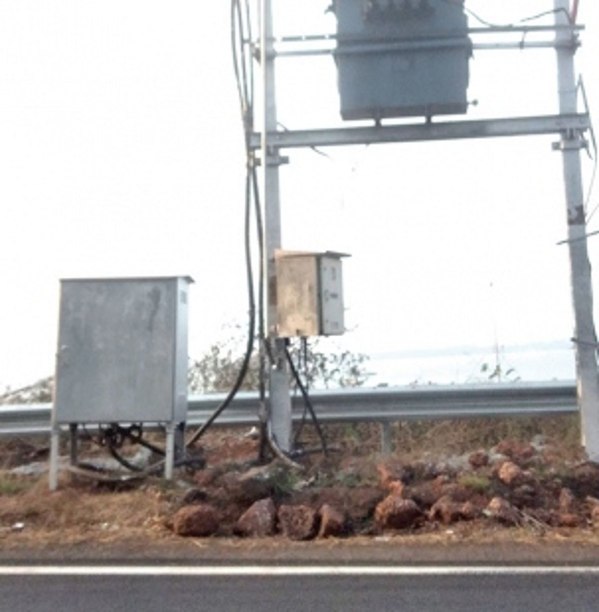 Electric transformers without enclosure pose risk to citizens