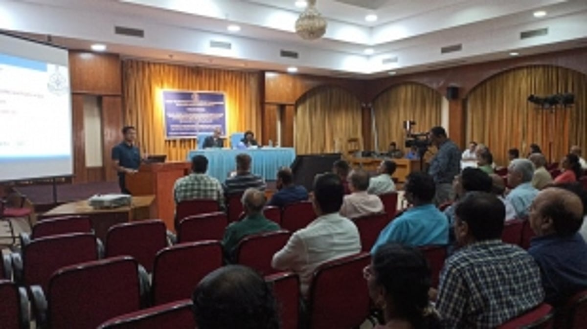 Electricity Department Struggles to Meet Power Demand Amidst Tamnar Power Line Delay and Public Resistance to Trench Digging