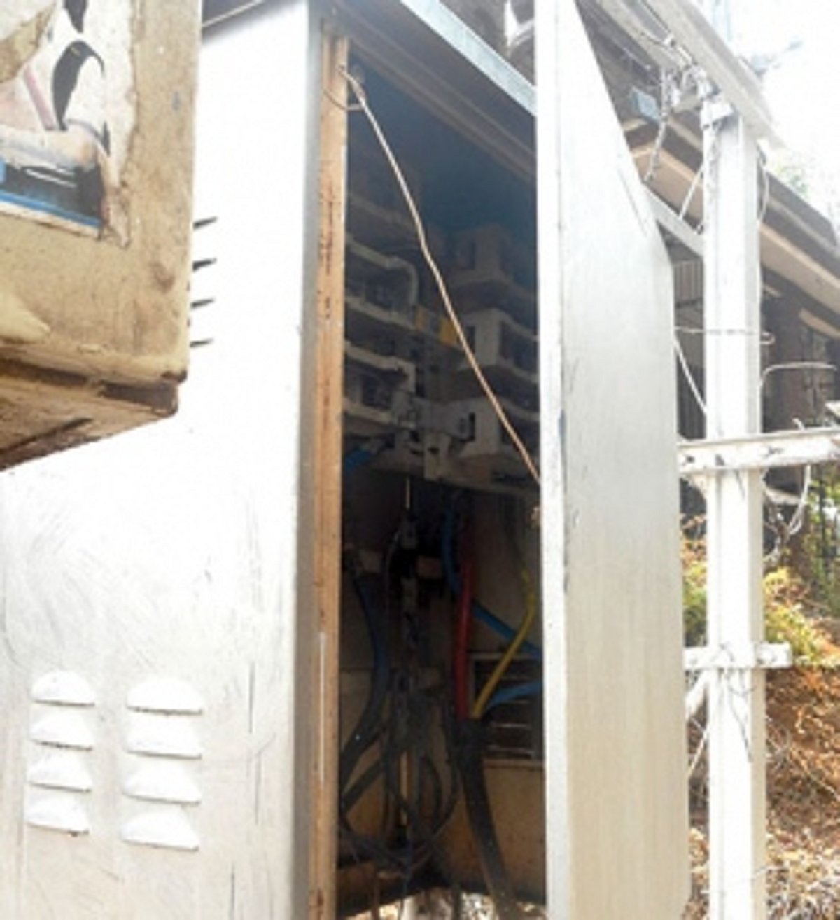 Electricity Dept should use appropriate  locking system for the transformers