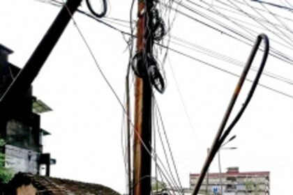 Electricity dept repairs damaged Fatorda electricity pole