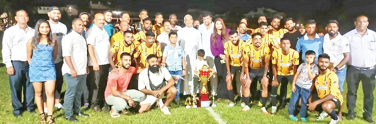Elric, Pralhad guide Canacona SCC to
clinch Navelim Villagers Union Cup