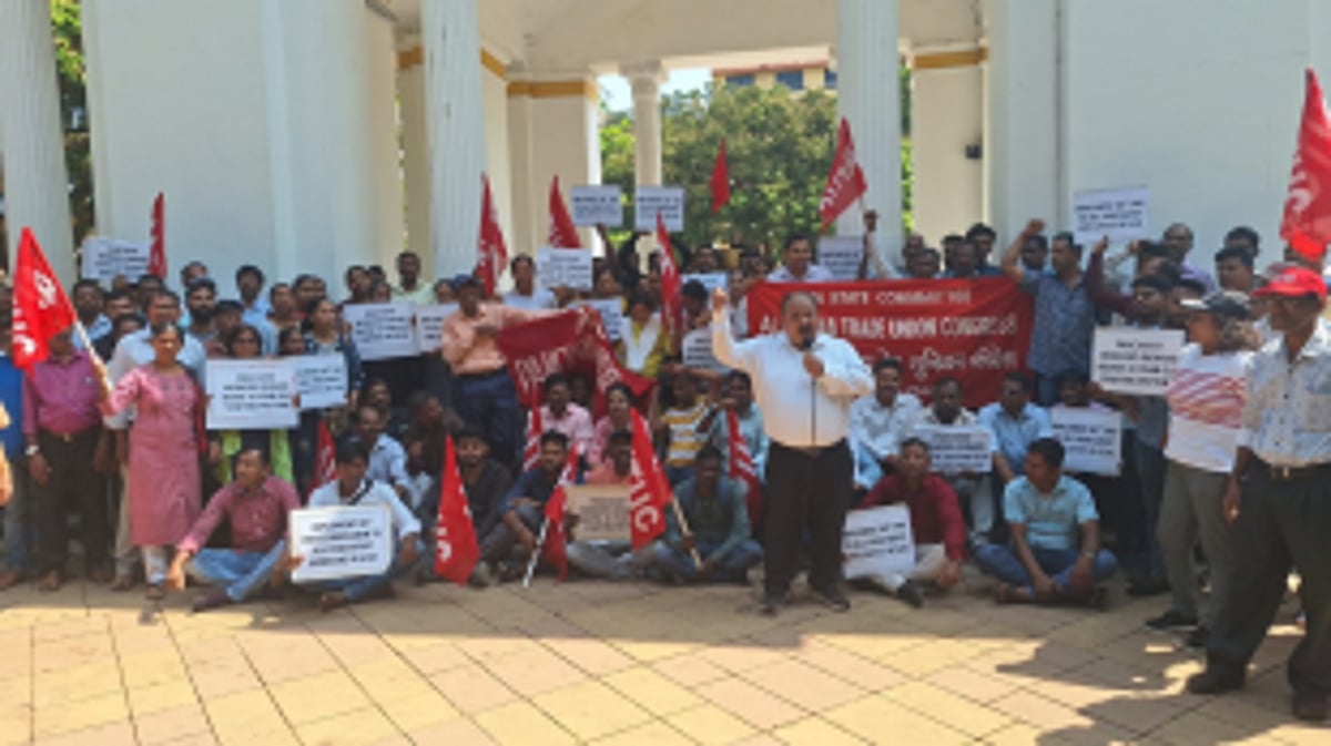 Employees of Goa Village Panchayat Union (AITUC) stage protest at Azad Maidan demanding 7th Pay Commission Pay