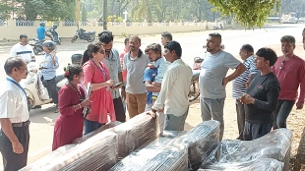 Encroaching vendors evicted  from footpaths at Ponda