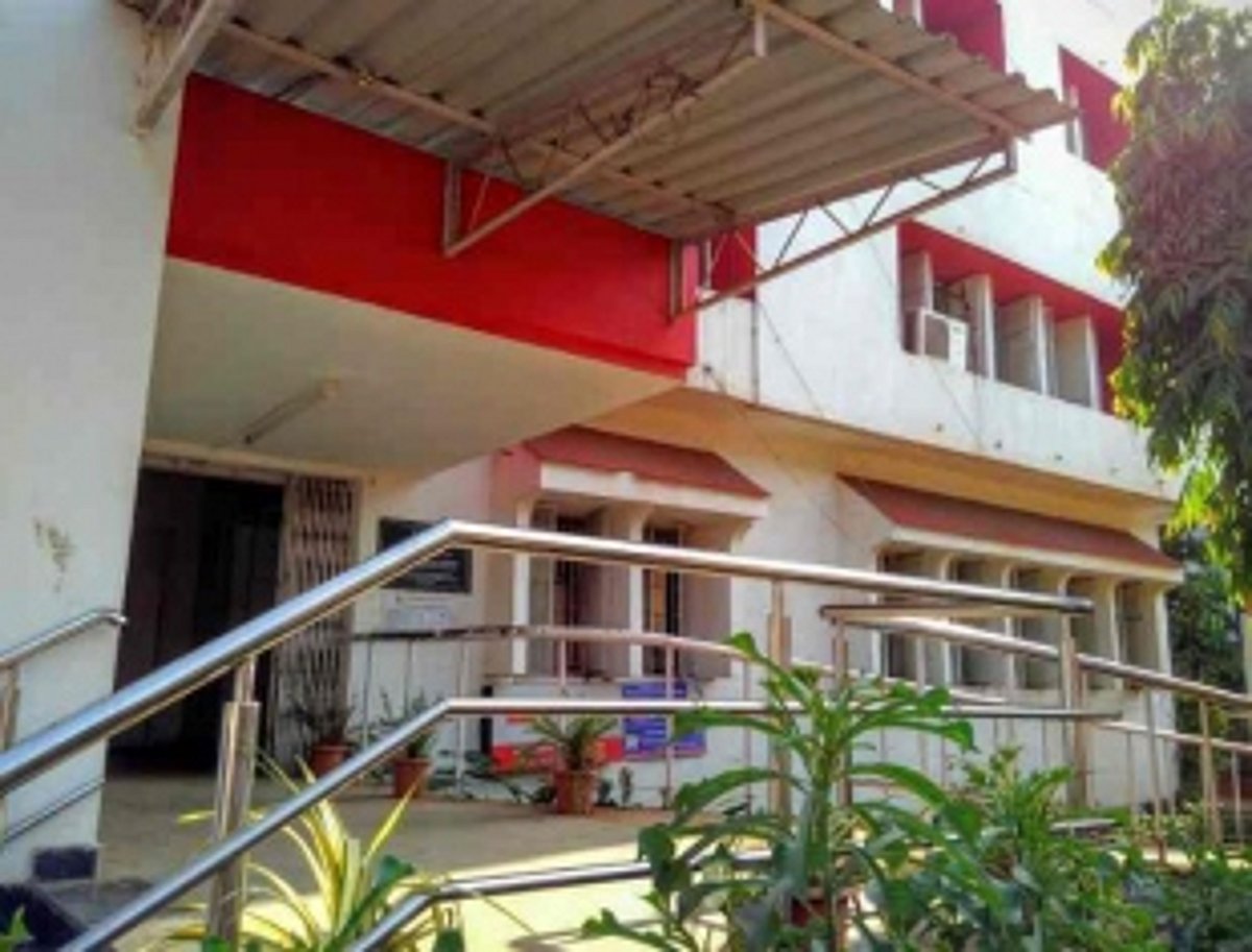 Ensure prompt services to customers  at post offices across Goa