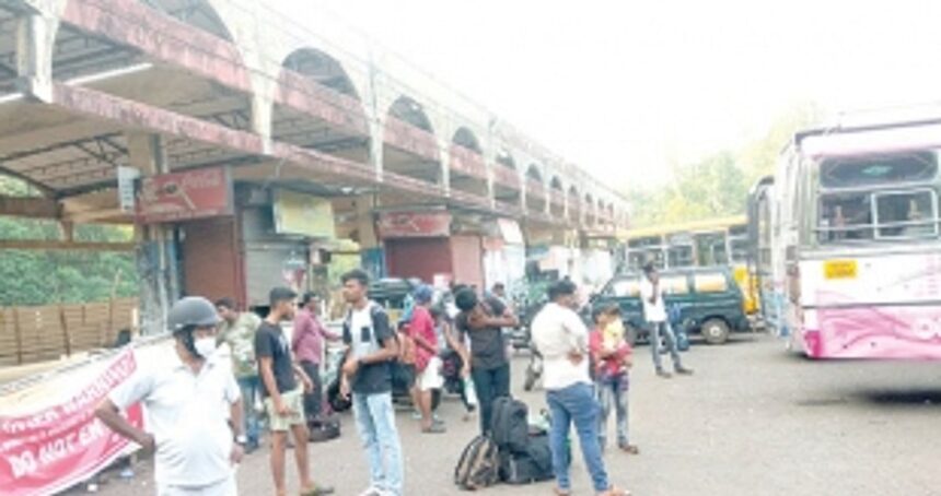 Entry to ‘unsafe’ KTC bus stand shed blocked 1 Entry to ‘unsafe’ KTC bus stand shed blocked