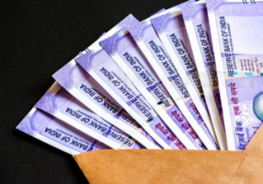 Envelopes with cash seized at Mapusa