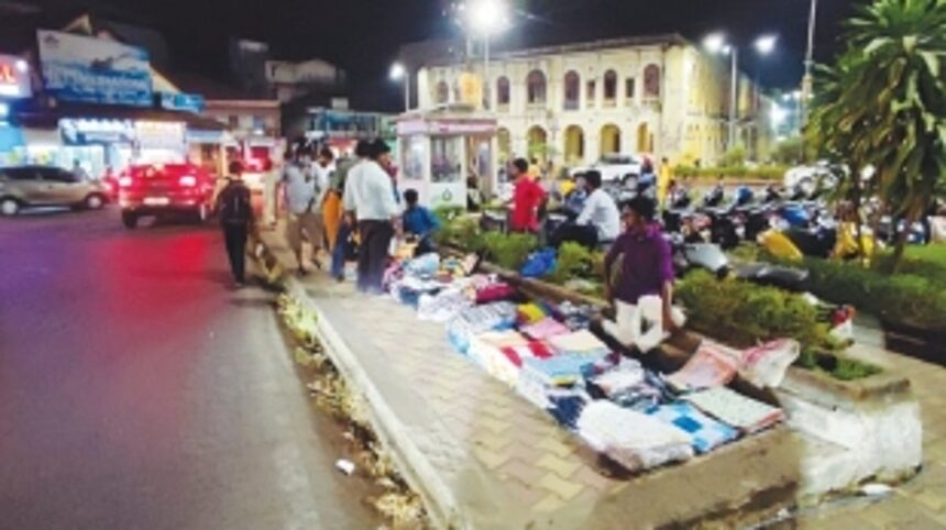 Evict unauthorised hawkers, say Margao residents 1 Evict unauthorised hawkers, say Margao residents