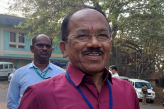 Ex-CM gets ready with a shoe shine