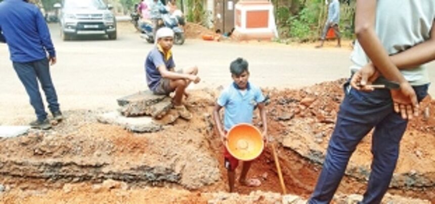 Excavated roads exasperate Kavlem, Bandora locals