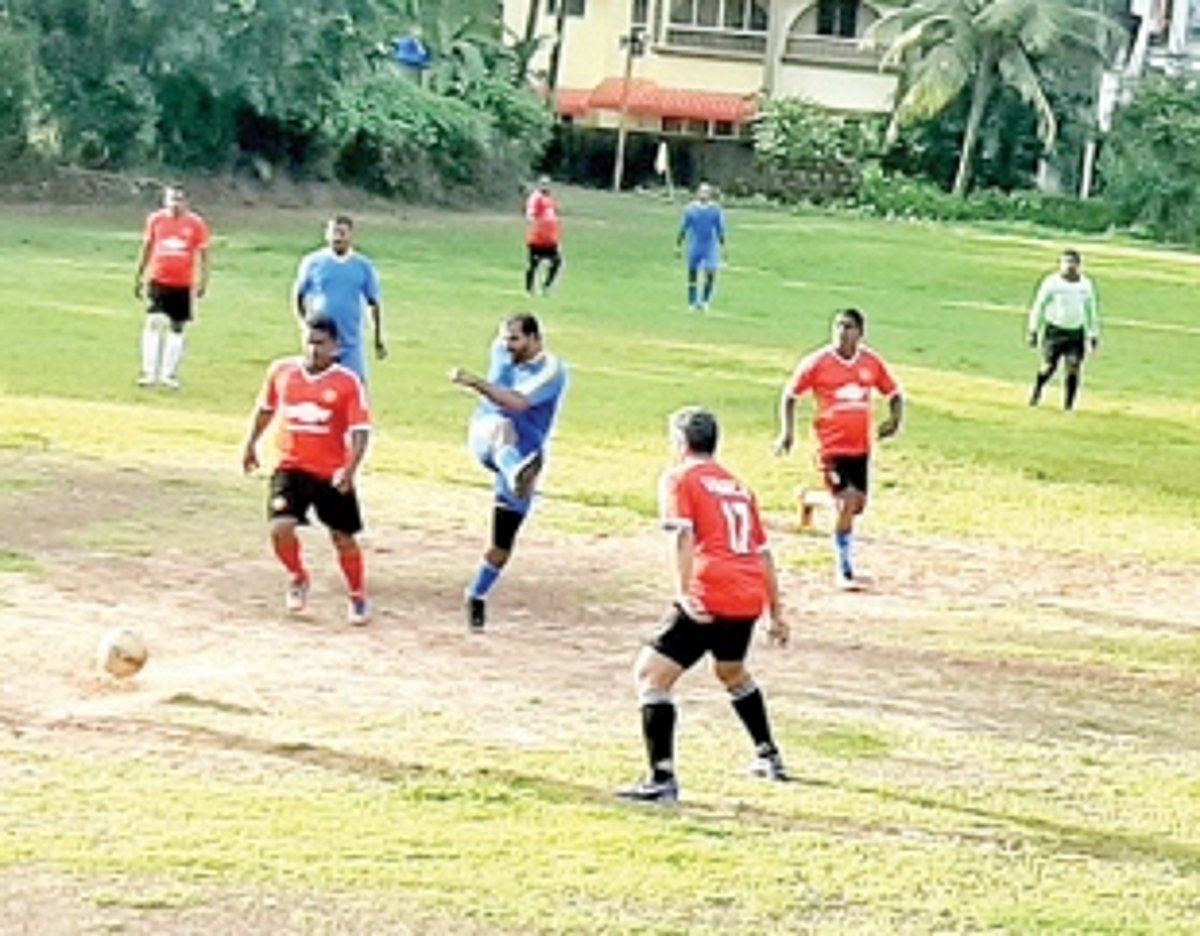 Excel Rovers, Loutolim advance