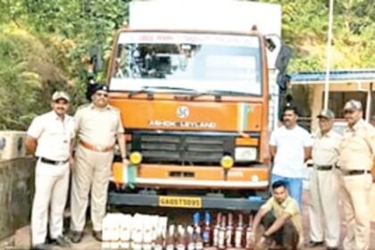 Excise Dept seizes illegal  liquor at Anmod check-post