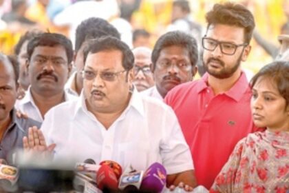 Expelled Alagiri claims loyal DMK workers with him