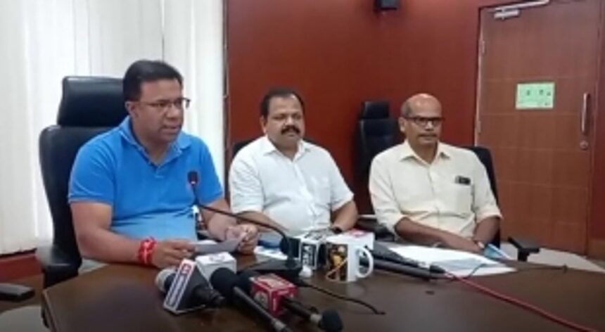 Expert Committee members meet in view of rising COVID-19 cases