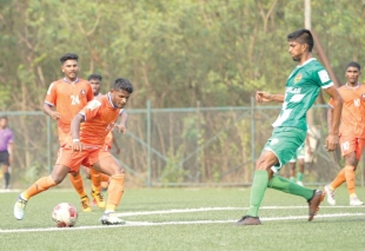 FC Goa strike late to share  spoils with Salgaocar FC