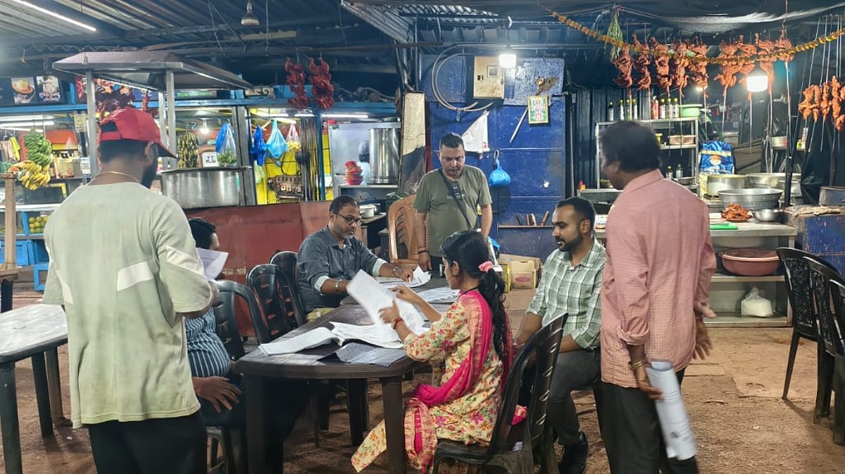 FDA Shuts Down Eight Food Stalls in Mapusa for Hygiene Violations and Lack of Permits