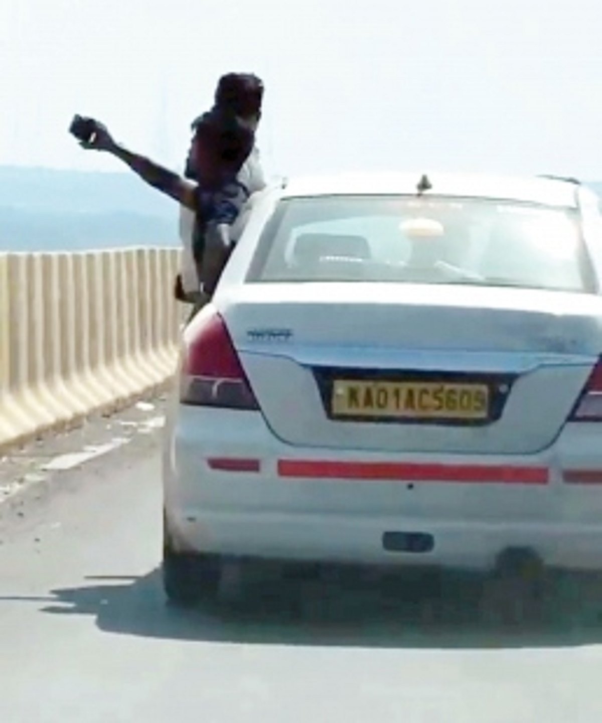 FIR against vehicle owner for driving dangerously on Atal Setu