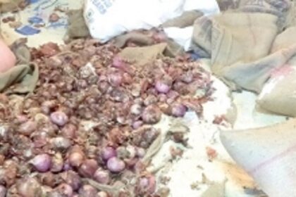 FPS operator forces Marcaim ration  cardholders to buy ‘spoiled’ onions