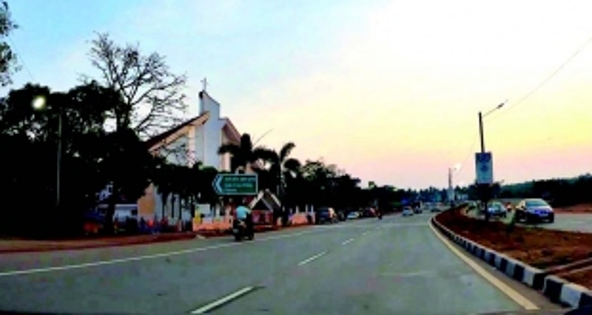 Failure to accommodate pedestrian crossing