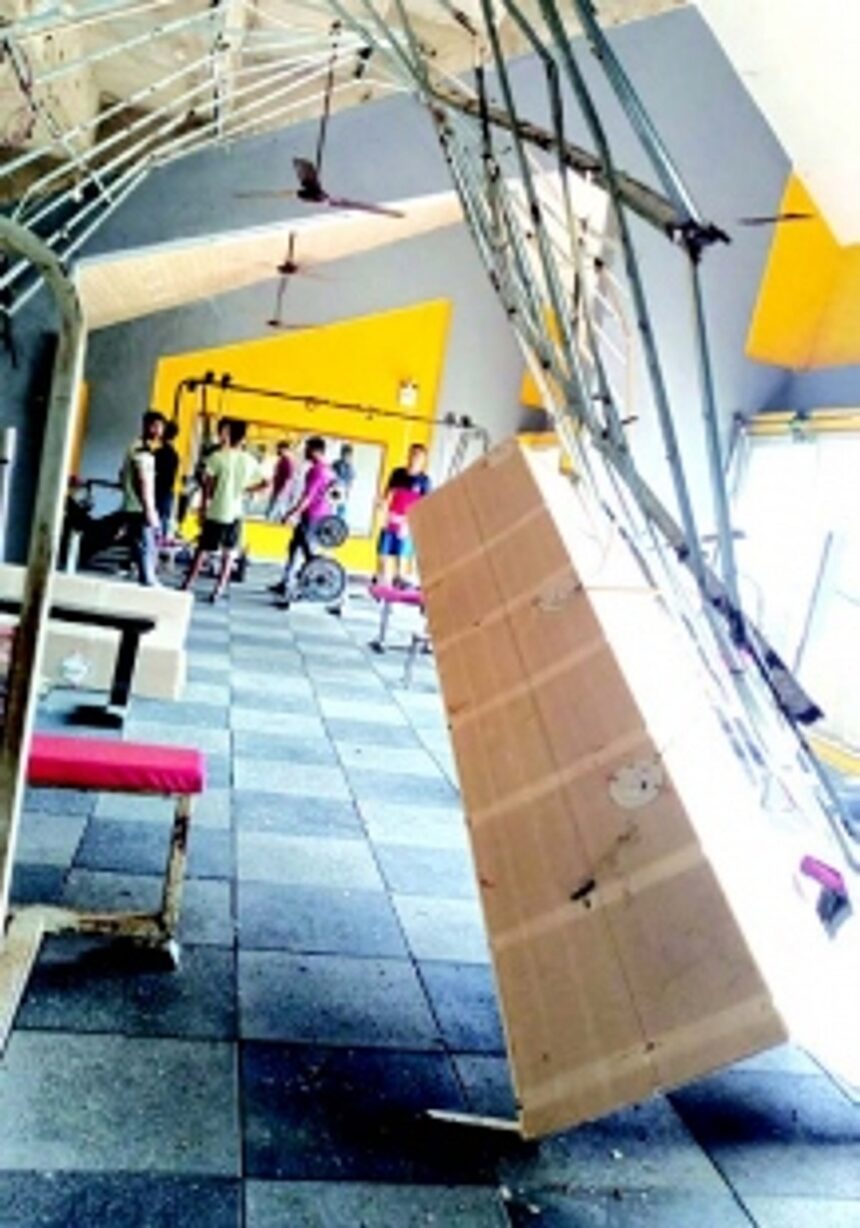 False ceiling collapses at Sports Authority gym in Vasco, no injuries reported 1 False ceiling collapses at Sports Authority gym in Vasco, no injuries reported