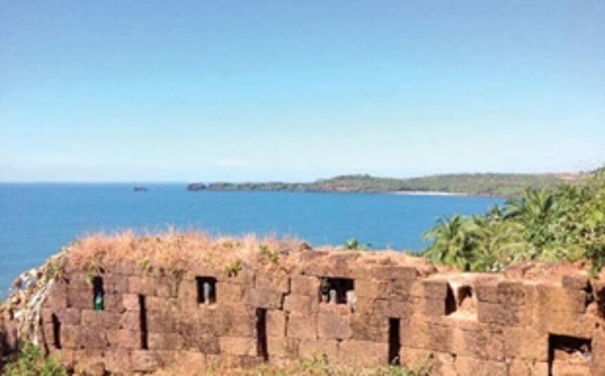 Famous for: Cabo de Rama Fort