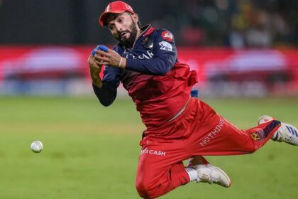 Fan Allegedly Uses Rajat Patidar’s SIM to Message Virat Kohli, AB de Villiers