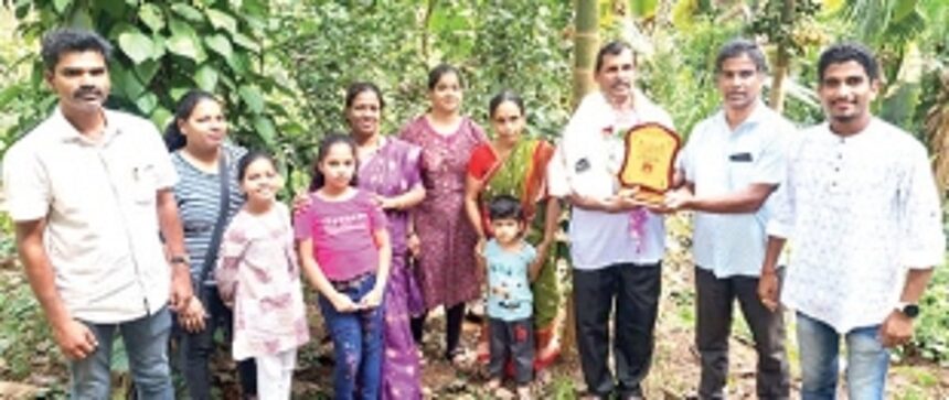 Farmer Parashtekar’s worms make wealth from waste
