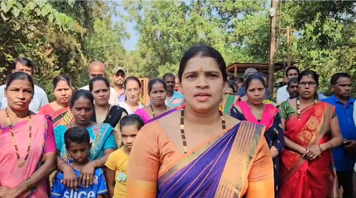 Farmers hit the streets with their wives and children to protest ore transport through highway