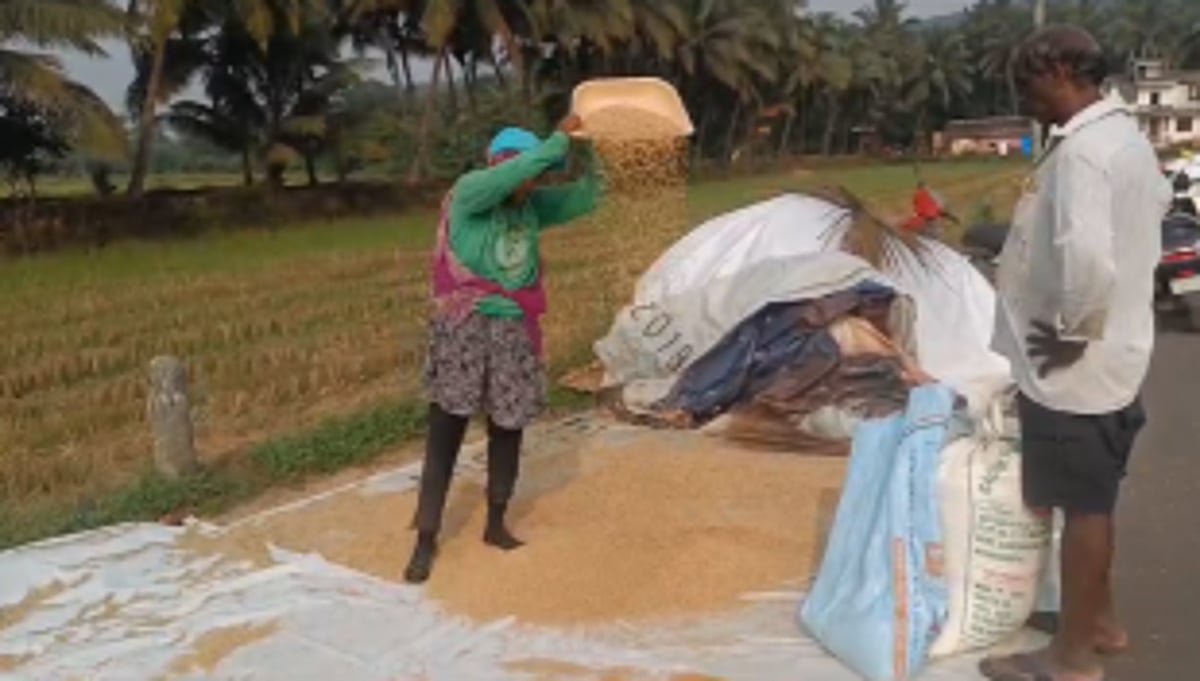 Farmers in Verna Rally for Increased Subsidies and Scrapping of Privatization Policies