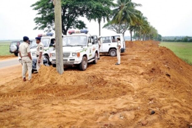 Farmers stop Taleigao-Santa Cruz  bandh widening