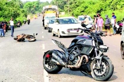 Fatal two-wheeler accident kills  Dharbandora man, another injured