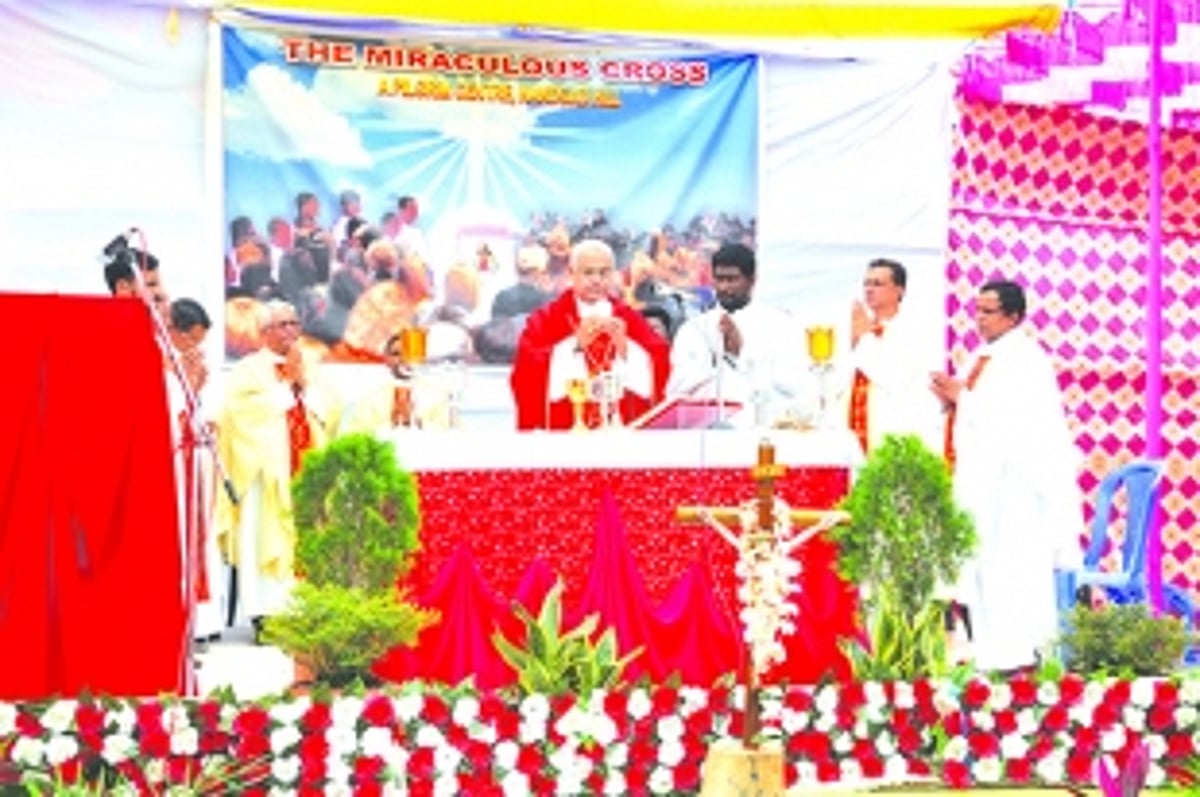 Feast of the Miraculous Cross celebrated at Nangad in Belagavi