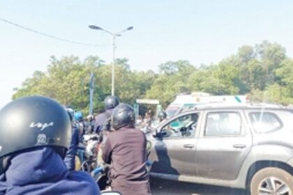 Ferry services on Chorao-Ribandar  route disrupted during peak hours