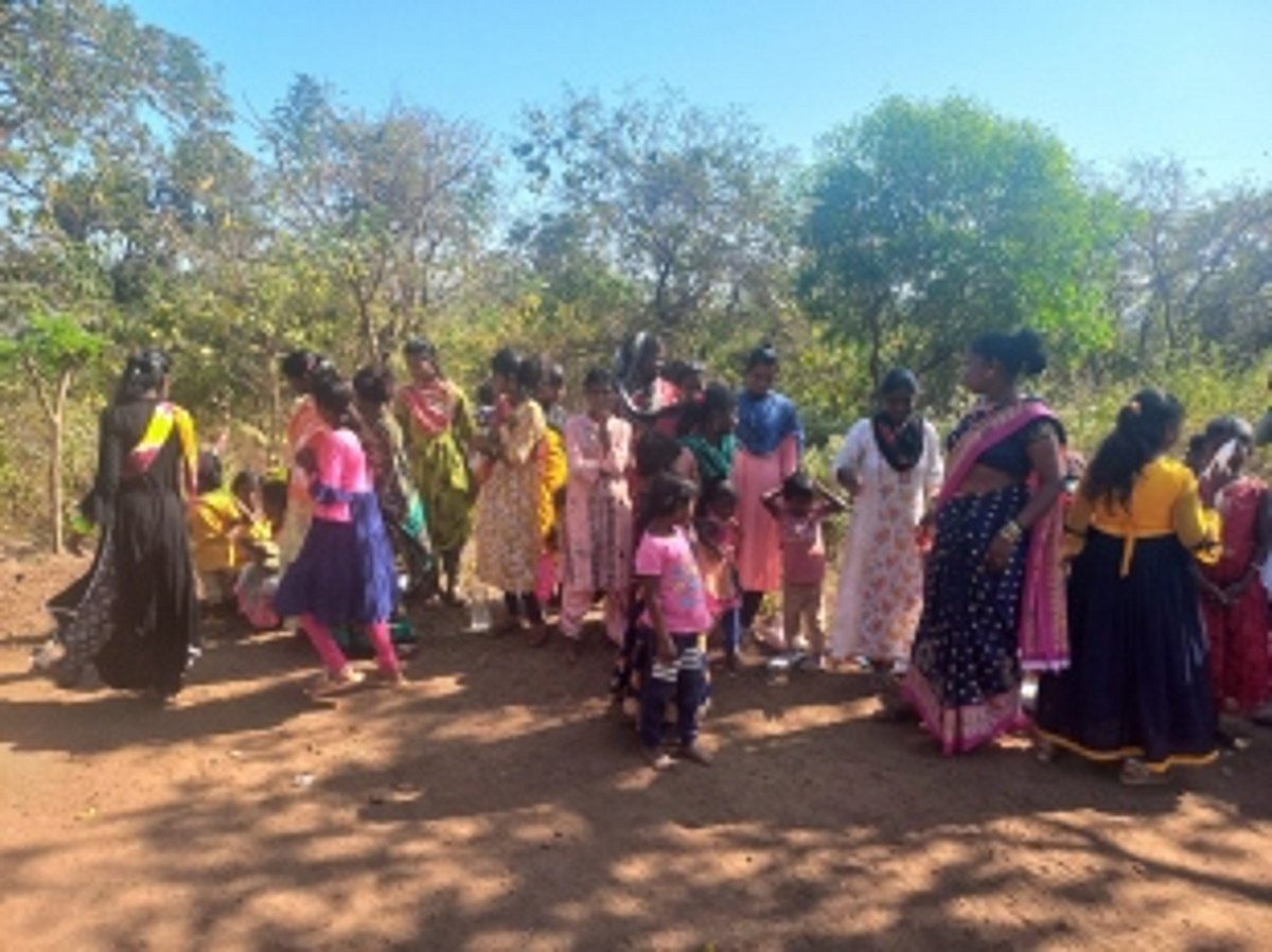 Festive Joy Shared with Vanarmare Kathkari Tribals: A Day of Festivity and Kindness