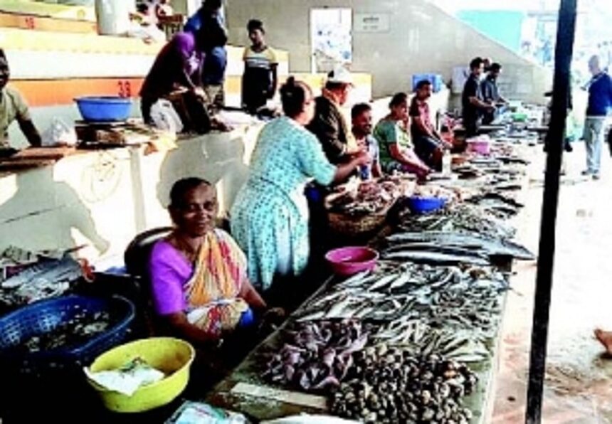 Finally, Marcel roadside vendors move to new market shed