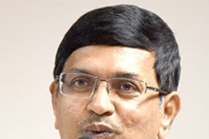 Finance Secy favours scrapping  populist schemes to balance budget