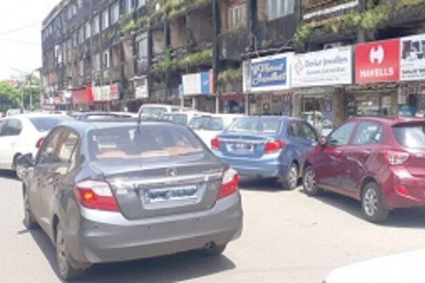 Finding parking space for 4-wheelers  in Margao is a distant dream!