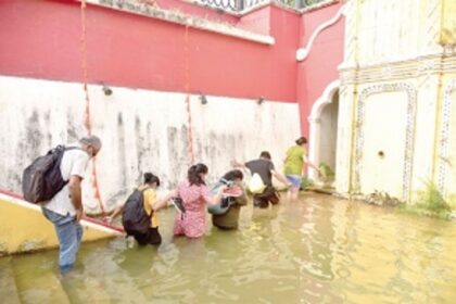 Finding the hidden heritage gems through enriched walks