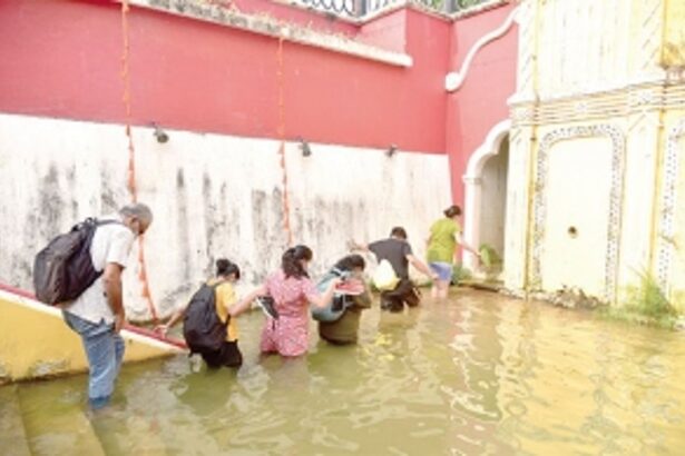 Finding the hidden heritage gems through enriched walks