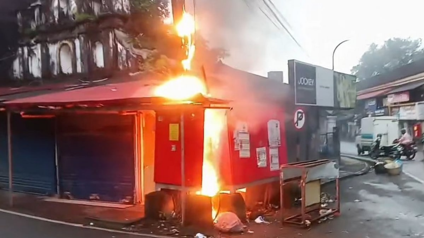 Fire Breaks Out Near Electricity Dept Junction Box in Margao; Quick Response Averts Major Damage 1 Fire Breaks Out Near Electricity Dept Junction Box in Margao; Quick Response Averts Major Damage