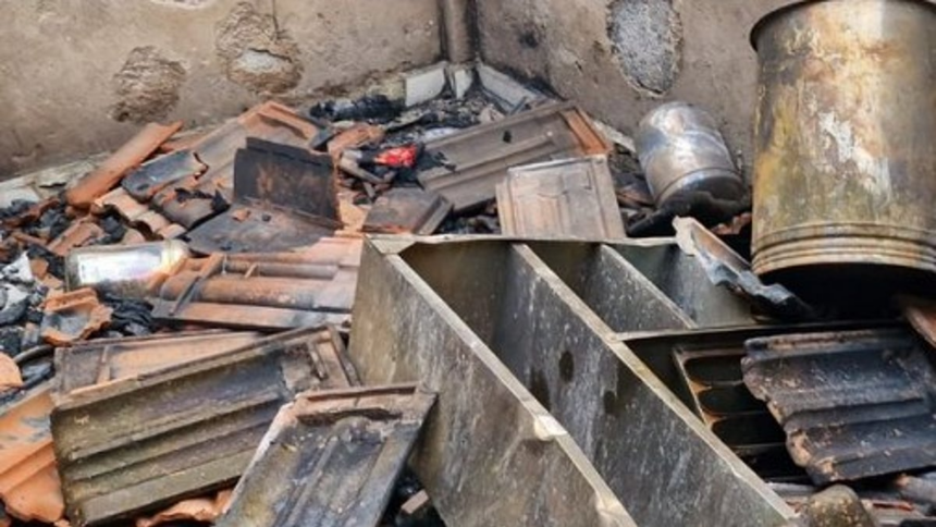 Fire Breaks Out at House in Daag-Ponda; ₹3 Lakh Loss Estimated Due to Suspected Power Fluctuation 1 Fire Breaks Out at House in Daag-Ponda; ₹3 Lakh Loss Estimated Due to Suspected Power Fluctuation