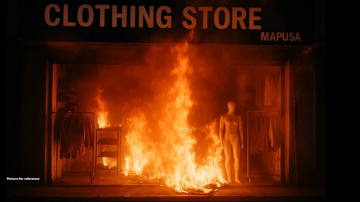 Fire Breaks Out at Mapusa Clothing Store; No Injuries Reported, Loss Yet to Be Assessed